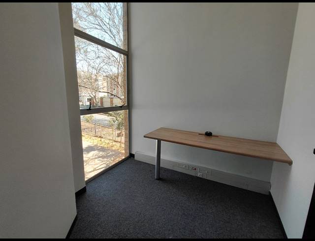 669M² OFFICE TO LET IN BRYANSTON